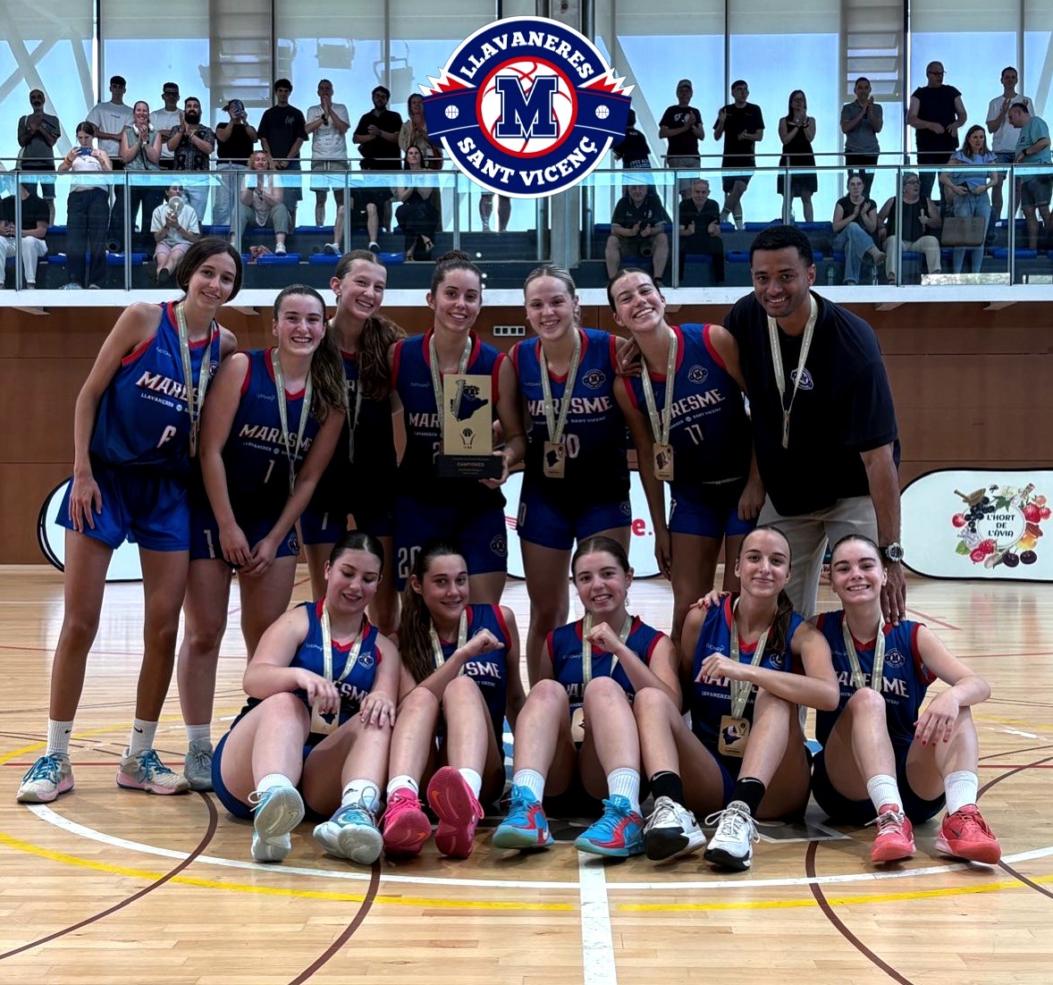 Equip femení amb medalles